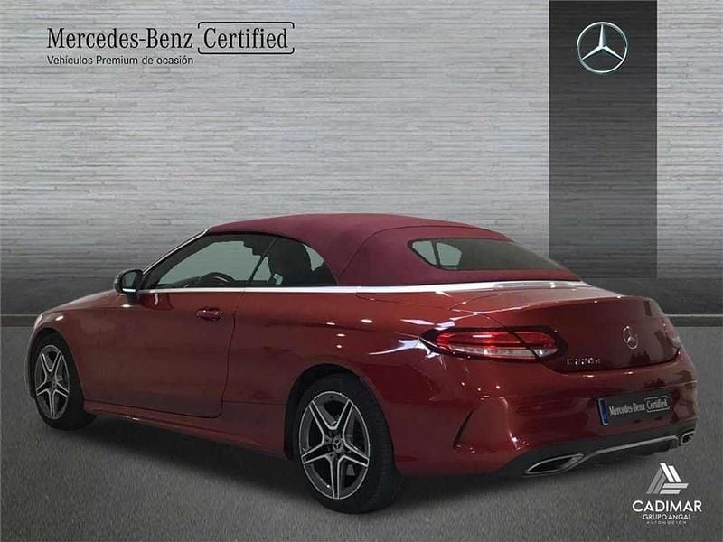 Usado Mercedes C220 AMG line 194 CV (142 kW) 2021 Rojo jacinto Descapotable