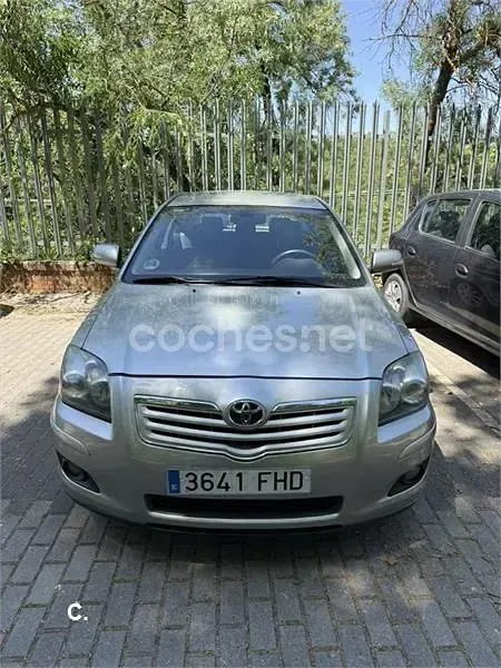 Usado Toyota Avensis Sol 150 CV (110 kW) 2006 Gris / plata Berlina