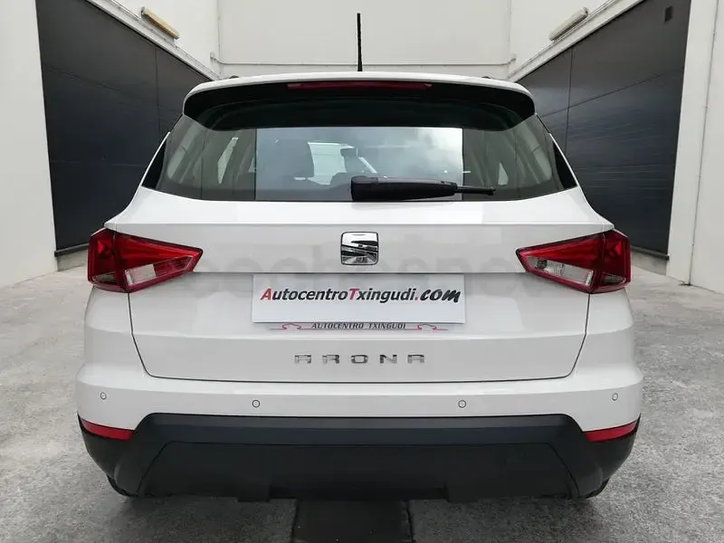Usado Seat Arona Style 110 CV (80 kW) 2021 Blanco SUV