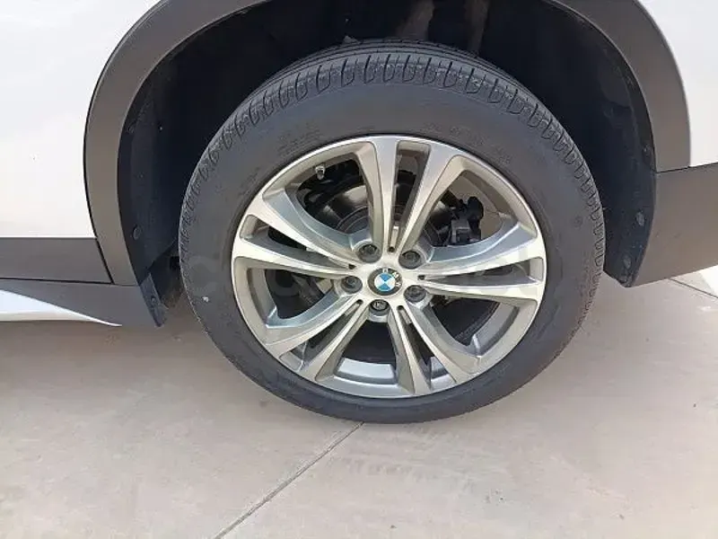 Usado BMW X1 150 CV (110 kW) 2016 Blanco SUV