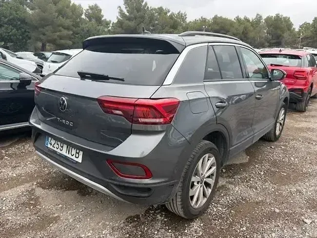 Usado VW T-Roc 150 CV (110 kW) 2025 Gris SUV