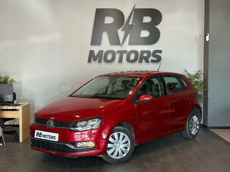 Usado VW Polo Advance 75 CV (55 kW) 2017 Granate Berlina