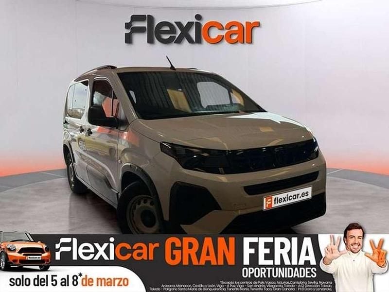 Usado Peugeot Rifter Allure 102 CV (75 kW) 2024 Monovolumen