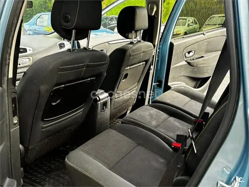 Usado Renault Scenic E-Tech Dynamique 105 CV (77 kW) 2010 Azul Monovolumen