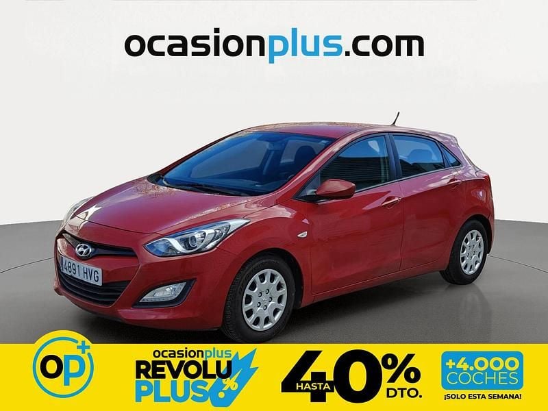 Usado Hyundai i30 101 CV (74 kW) 2014 Rojo Utilitario