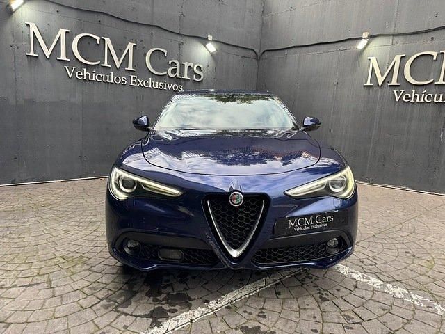 Usado Alfa Romeo Stelvio Super 180 CV (132 kW) 2017 Azul SUV