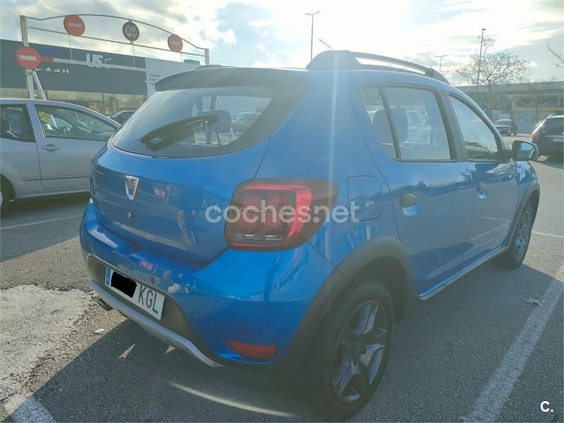 Begagnad Dacia Sandero Stepway 90 HK (66 kW) 2018 Blå Sedan