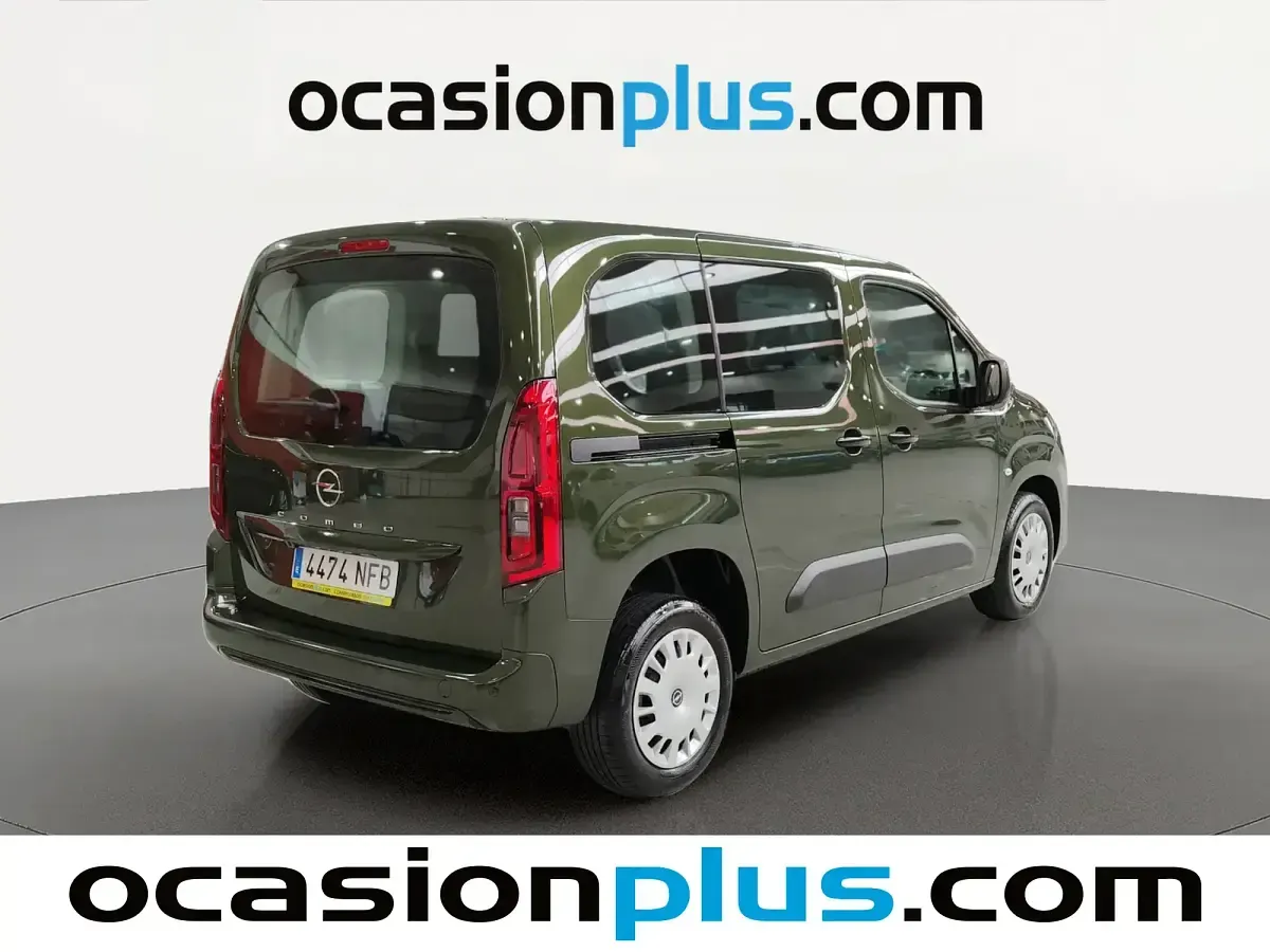 Usado Opel Combo Edition 100 CV (73 kW) 2025 Verde Monovolumen