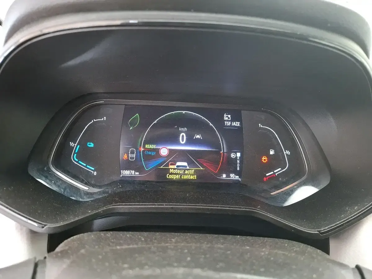 Usado Renault Clio V Techno 145 CV (106 kW) 2023 Gris