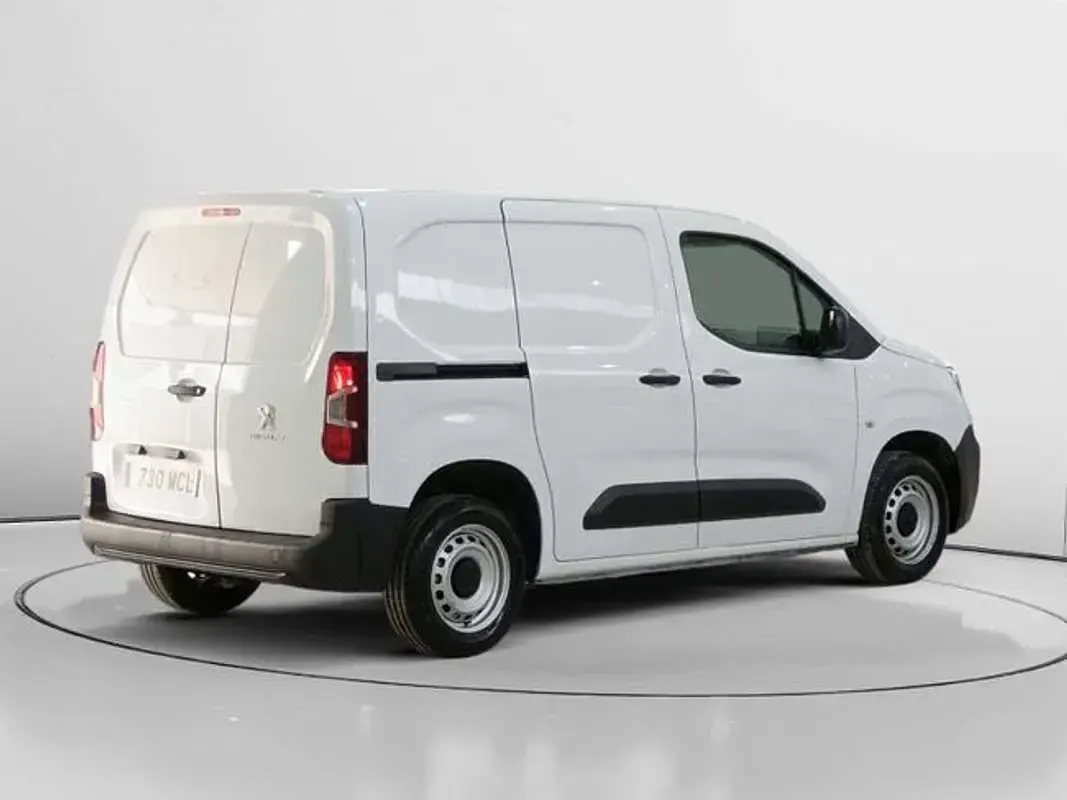 Usado Peugeot Partner 98 CV (72 kW) 2022 Blanco Monovolumen