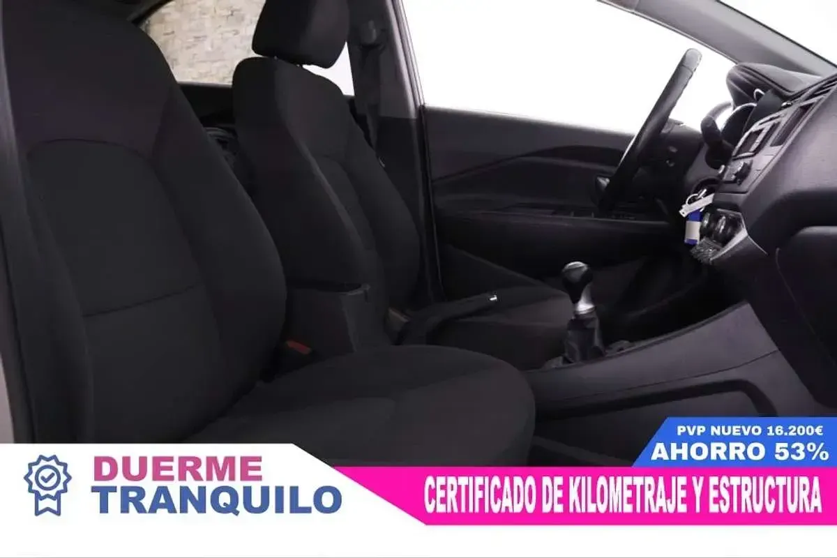 Usado Kia Rio Active 86 CV (63 kW) 2015 Gris Berlina