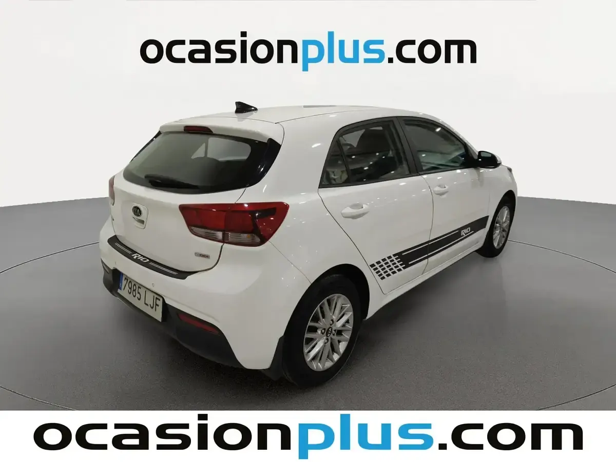 Usado Kia Rio 100 CV (73 kW) 2020 Blanco Berlina