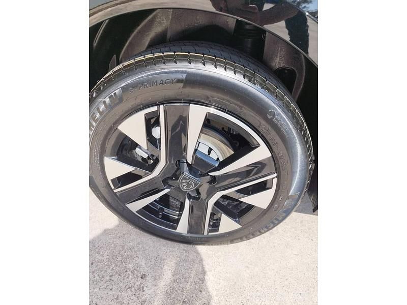 Nuevo Peugeot 208 Allure 100 CV (73 kW) 2025 Negro Utilitario