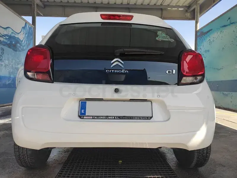 Usado Citroën C1 Feel 82 CV (60 kW) 2014 Blanco Utilitario