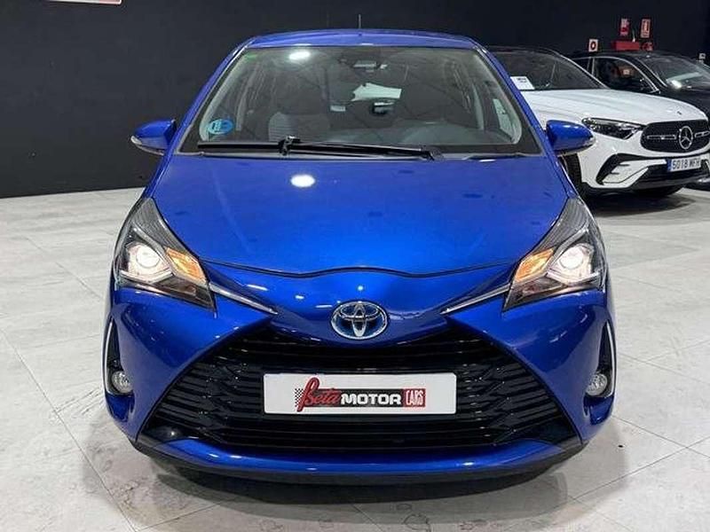 Usado Toyota Yaris Hybrid Active 99 CV (72 kW) 2018 Azul Utilitario