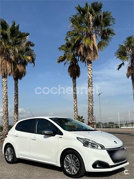 Blanco Usado 2016 Peugeot 208 Style Utilitario | 7990 € (Precio justo) - Imagen 1/4