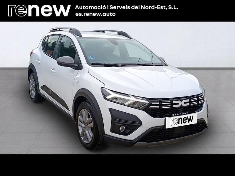 Usado Dacia Sandero Expression 100 CV (73 kW) 2023 Blanco Berlina