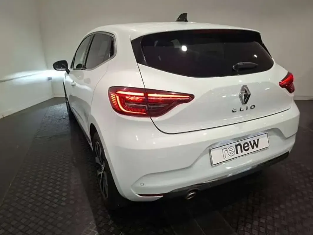 Usado Renault Clio V Techno 90 CV (66 kW) 2023 Blanco Berlina