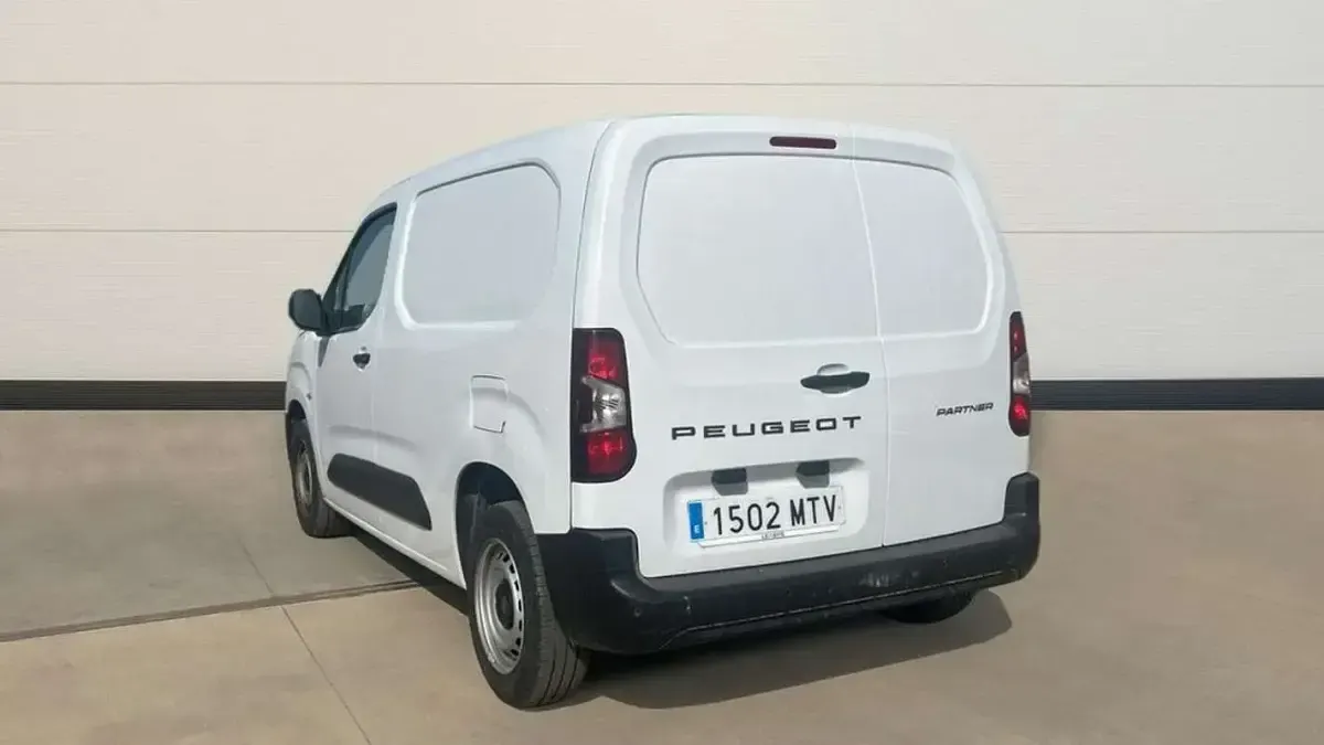 Usado Peugeot Partner 103 CV (75 kW) 2024 Blanco Monovolumen