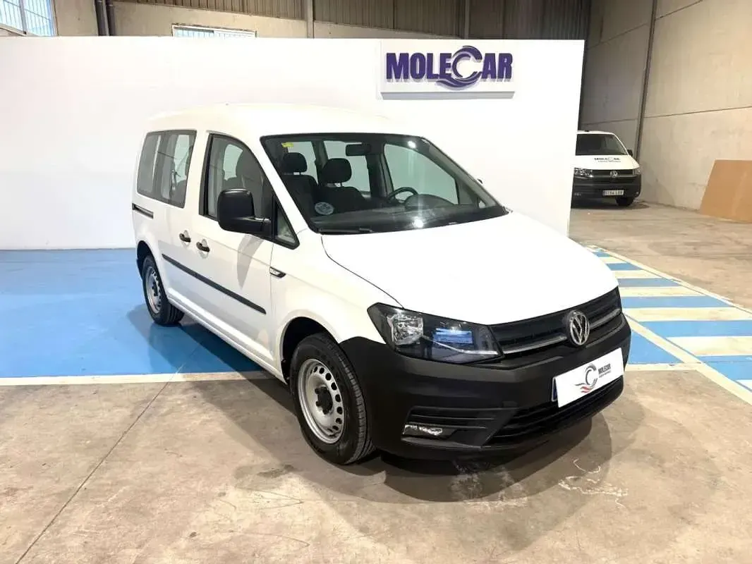 Usado VW Caddy 102 CV (75 kW) 2020 Blanco Monovolumen