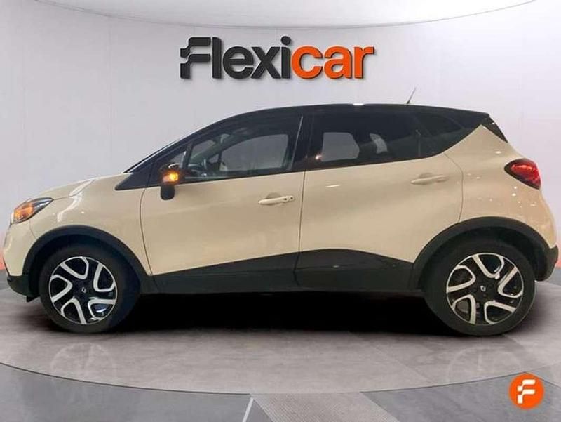 Usado Renault Captur Intens 90 CV (66 kW) 2015 Beige SUV
