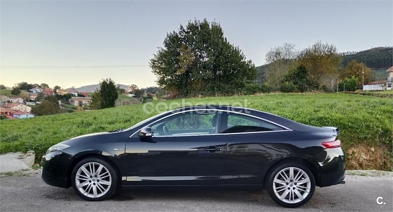 Usado Renault Laguna Coupé 150 CV (110 kW) 2009 Negro Coupe