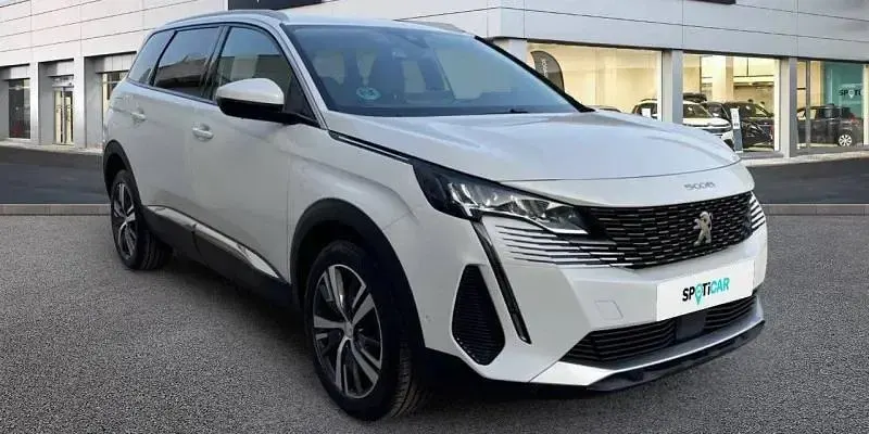 Usado Peugeot 5008 Allure 131 CV (96 kW) 2021 Blanco SUV