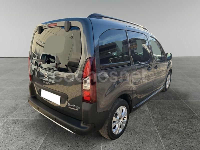 Usado Citroën Berlingo XTR 100 CV (73 kW) 2017 Gris / plata Monovolumen