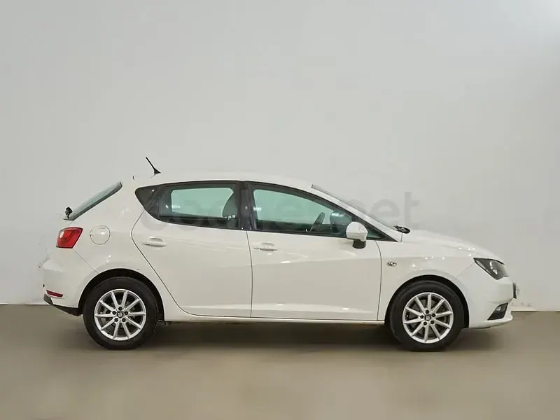 Usado Seat Ibiza Style 105 CV (77 kW) 2017 Blanco Berlina