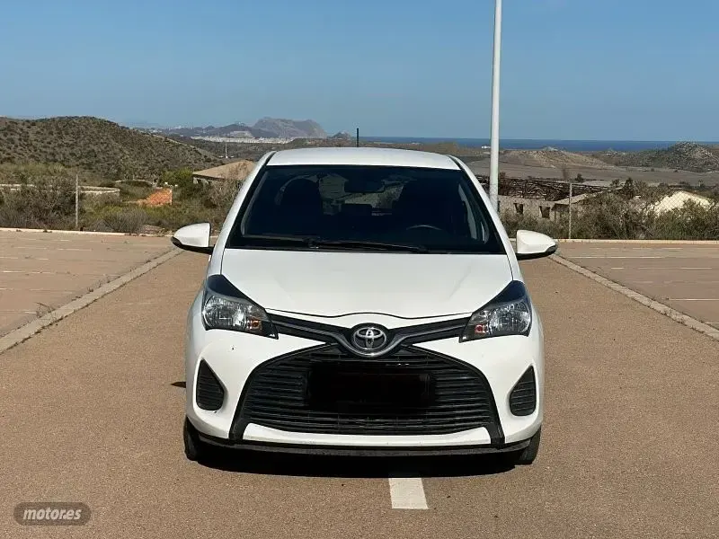 Usado Toyota Yaris 100 CV (73 kW) 2016 Blanco