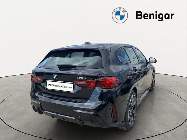 Usado BMW 120 Comfort Edition 190 CV (139 kW) 2024 Negro Utilitario