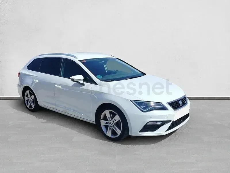 Usado Seat Leon FR 150 CV (110 kW) 2019 Blanco Familiar