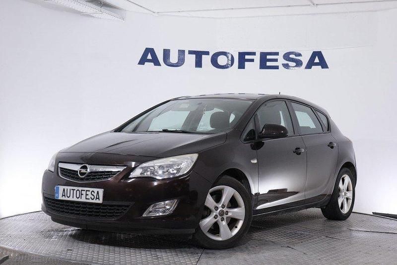 Marron Usado 2012 Opel Astra Selective Utilitario | 6650 € (Buen precio) - Imagen 1/4