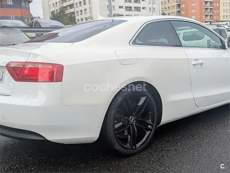 Begagnad Audi A5 S-Line 211 HK (155 kW) 2009 Vit Sportkupé