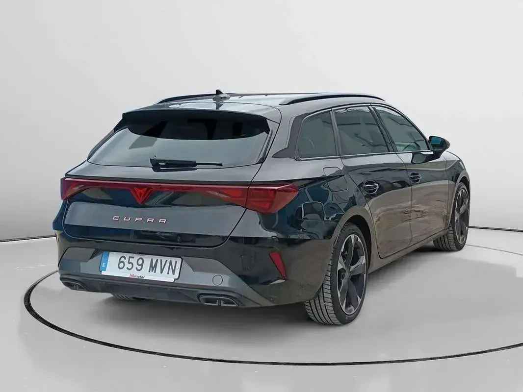 Usado Cupra Leon 150 CV (110 kW) 2024 Negro Familiar