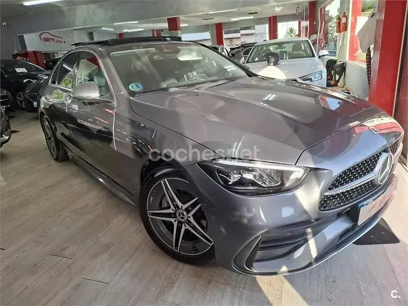 Usado Mercedes C200 200 CV (147 kW) 2023 Gris / plata Berlina