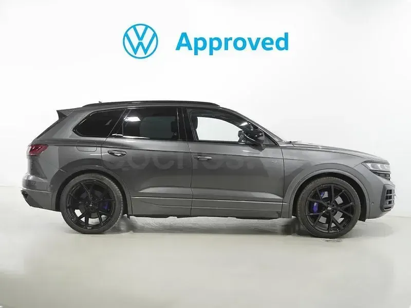 Usado VW Touareg R 462 CV (339 kW) 2025 Gris / plata SUV