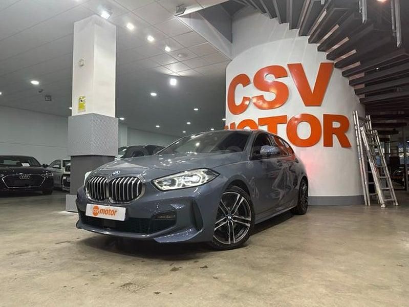 Usado BMW 118 M Sport 136 CV (100 kW) 2024 Gris / plata Utilitario