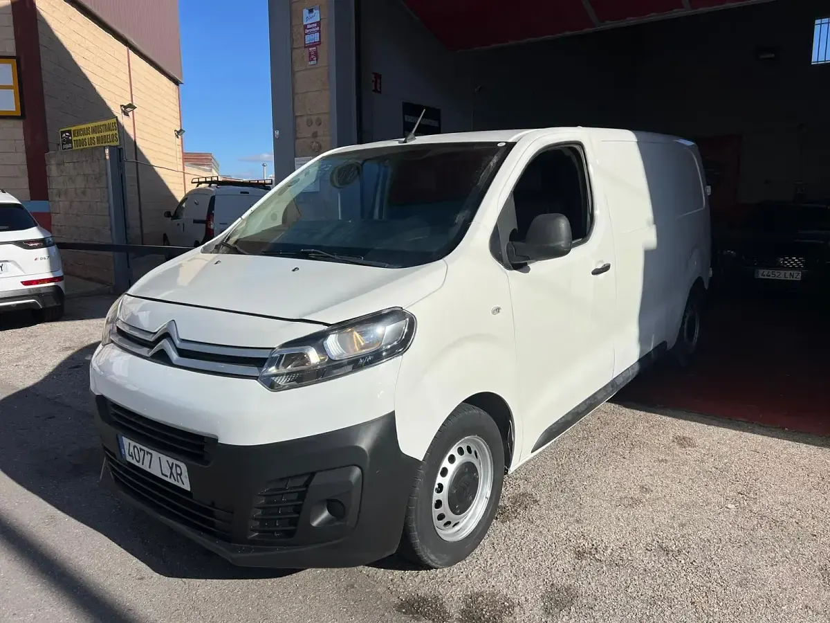 Usado Citroën Jumpy 102 CV (75 kW) 2022 Blanco Monovolumen