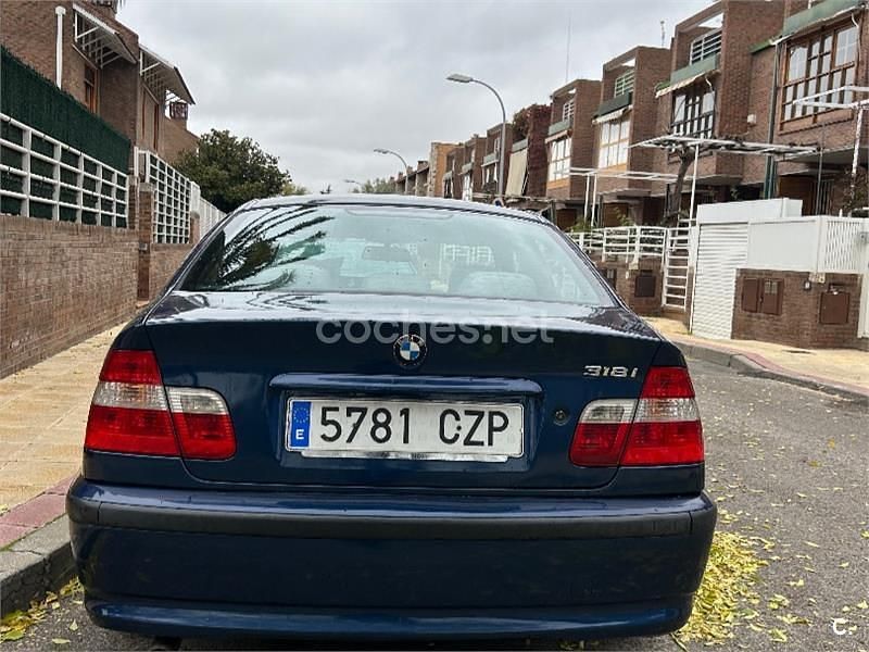 Usado BMW 318 143 CV (105 kW) 2004 Azul Berlina