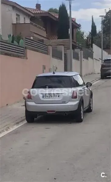 Usado Mini ONE 90 CV (66 kW) 2007 Gris / plata Utilitario