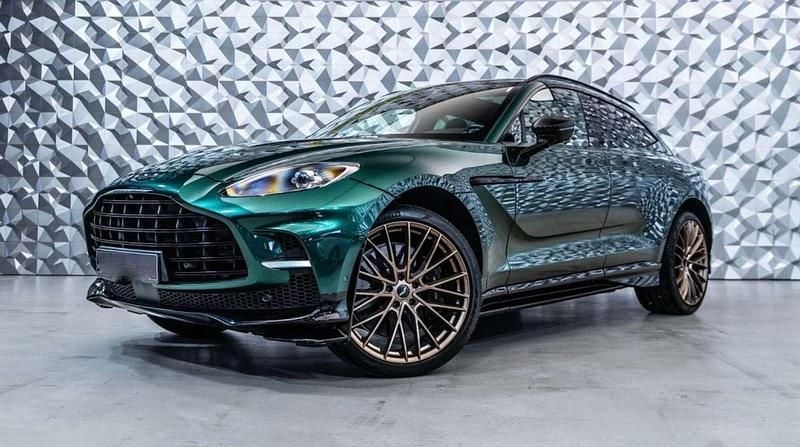 Verde Usado 2025 Aston Martin DBX 707 SUV | 193.000 € - Imagen 1/4