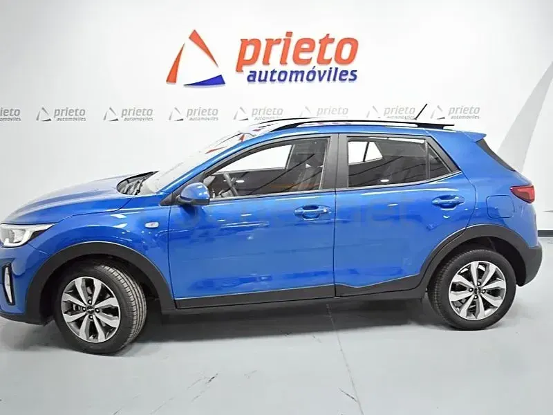 Usado Kia Stonic 84 CV (61 kW) 2022 Azul SUV