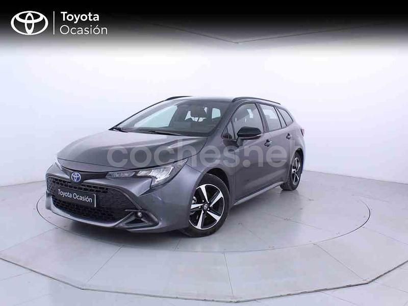 Gris / plata Usado 2025 Toyota Corolla Active Familiar | 30.850 € (Caro) - Imagen 1/3