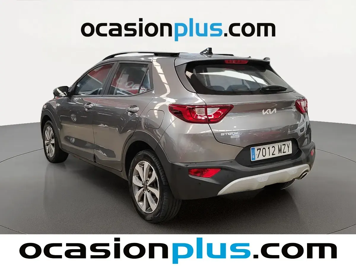 Usado Kia Stonic 101 CV (74 kW) 2025 Gris SUV