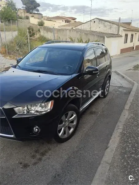Usado Mitsubishi Outlander 156 CV (114 kW) 2010 Negro SUV