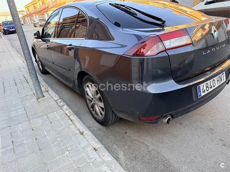 Usado Renault Laguna III Dynamique 130 CV (95 kW) 2013 Negro Berlina