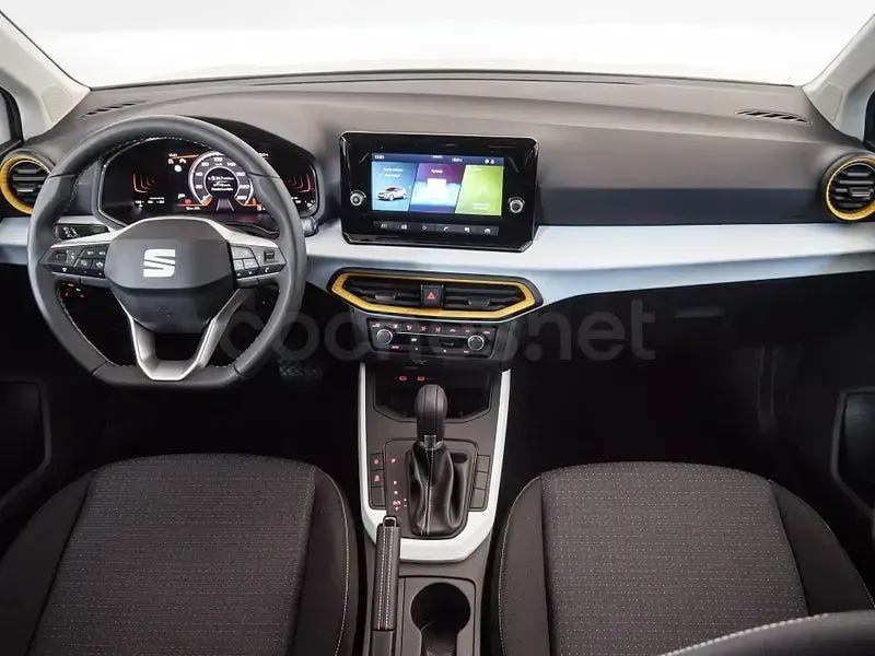 Usado Seat Arona Style 115 CV (84 kW) 2025 Blanco SUV