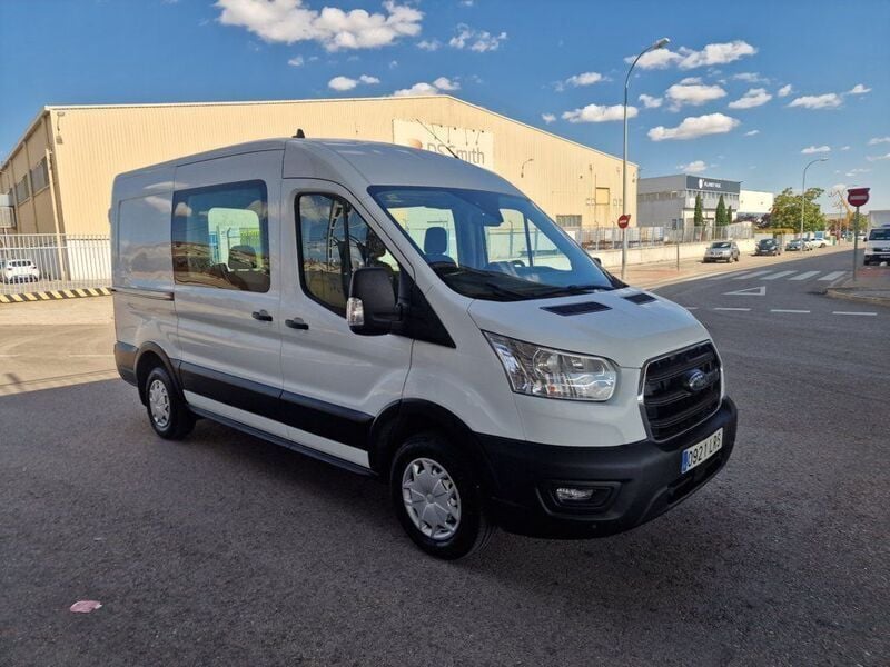 Usado Ford Transit Trend 130 CV (95 kW) 2021 Blanco Monovolumen