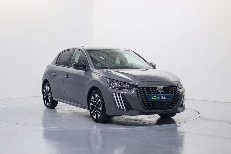 Usado Peugeot 208 Allure 102 CV (75 kW) 2025 Gris Utilitario